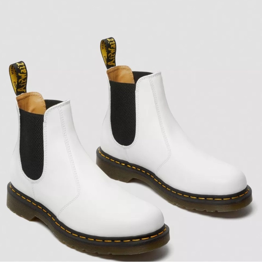 Dr. Martens White Smooth Leather Chelsea Boots unisex ladies size 9 Men 8 NWOB - Picture 2 of 11